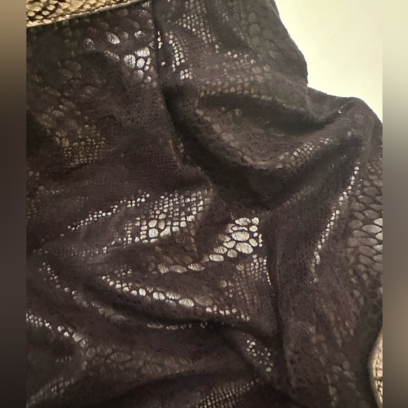 NY Artificial Vegan Leather Bag - Picture 3 of 10